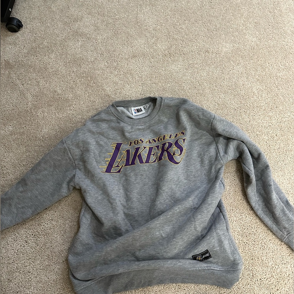 Lakers sweatshirt size XS universal